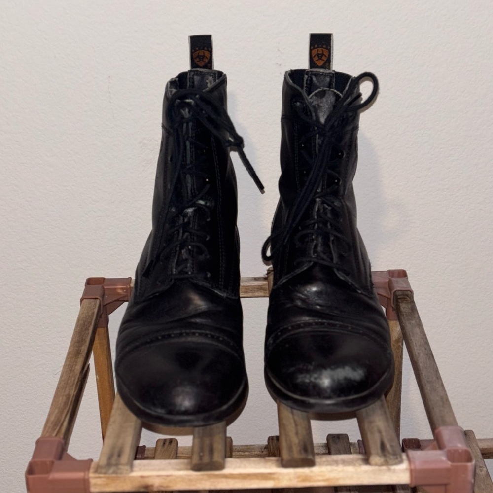 Black leather lace-up Ariat riding boots #ridingboots #biker #leather #ariat